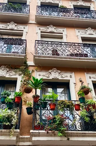 Zazpi kaleetako Osasun Zentroa / Alde Zahar Centro de Salud