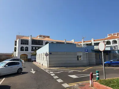 Centro de Salud Alcalá (Consultorio & Urgencias)